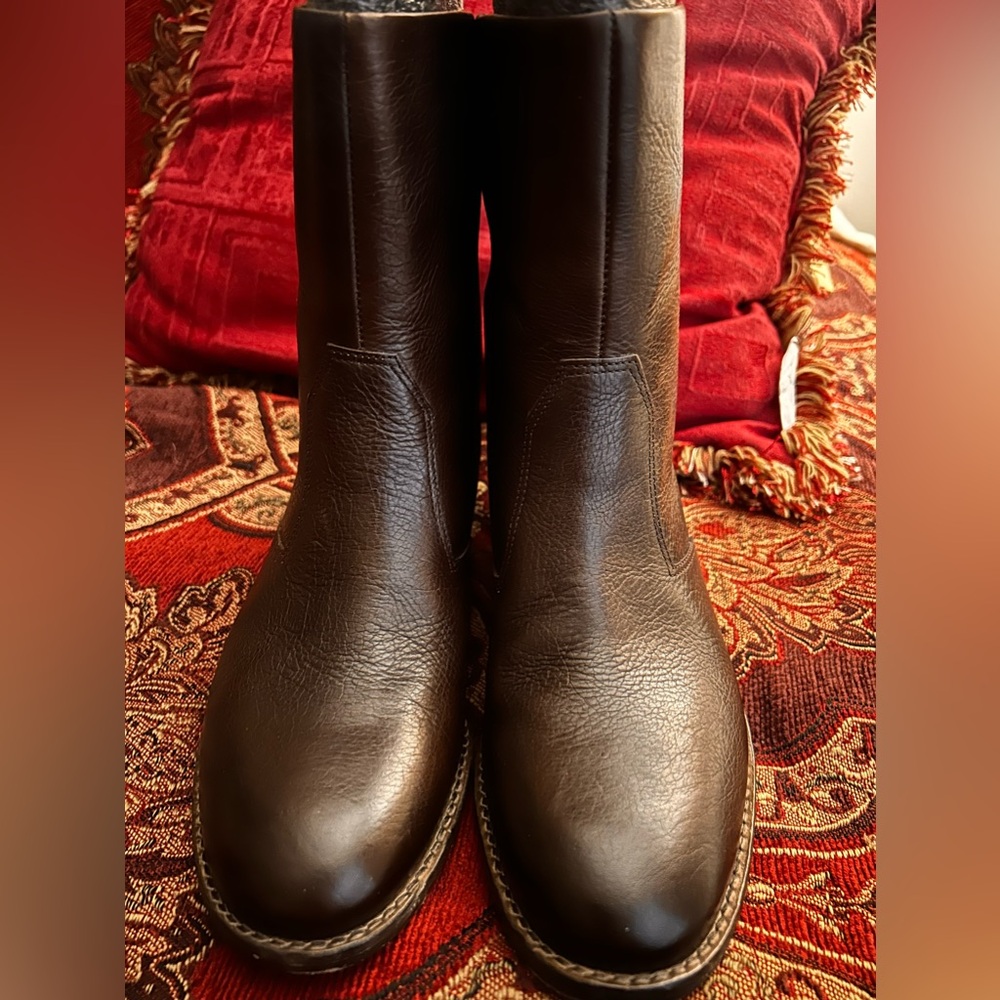 Dark brown leather Kenneth Cole flat slip on boots